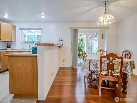 Dining - 1608 Puget Dr, Everett, WA 98203 photo 3 of 3