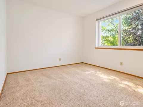 Bedroom - 1608 Puget Dr, Everett, WA 98203 photo 4 of 4