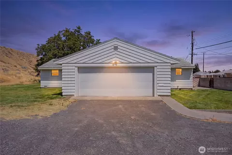 420 11th St SW, Ephrata, WA 98823