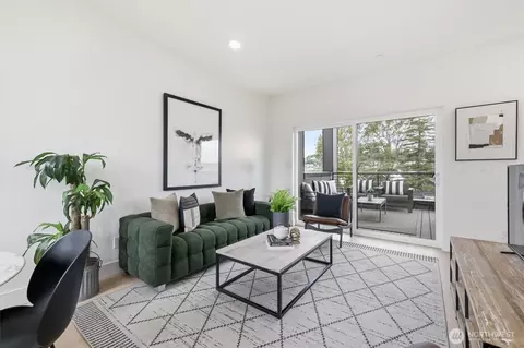 Living - 2017 Minor Ave E, Seattle, WA 98102 photo 6 of 6