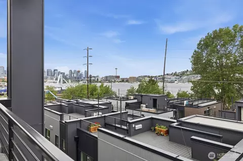 View/Area - 2017 Minor Ave E, Seattle, WA 98102 photo 6 of 6