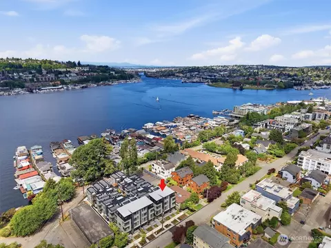 View/Area - 2017 Minor Ave E, Seattle, WA 98102 photo 3 of 6