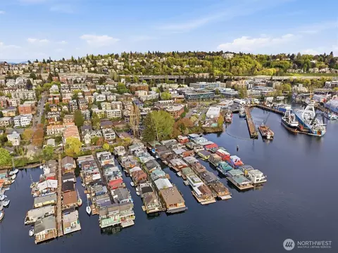 View/Area - 2012 Fairview Ave E #A, Seattle, WA 98102 photo 5 of 7