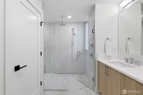 Bath - 2012 Fairview Ave E #A, Seattle, WA 98102 photo 3 of 5