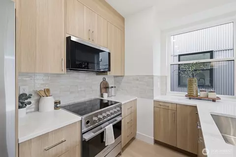 Kitchen - 2012 Fairview Ave E #A, Seattle, WA 98102 photo 3 of 5