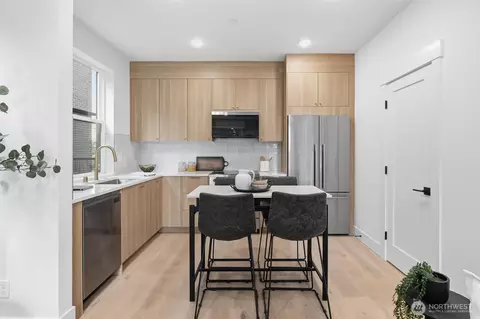 Kitchen - 2012 Fairview Ave E #B, Seattle, WA 98102 photo 1 of 3