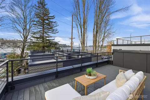 Exterior - 2012 Fairview Ave E #B, Seattle, WA 98102 photo 4 of 5