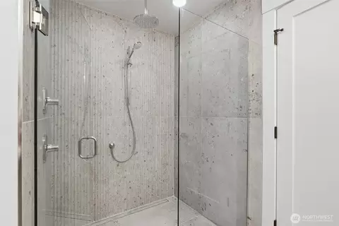 Bath - 2012 Fairview Ave E #B, Seattle, WA 98102 photo 3 of 3