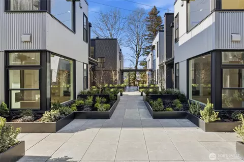 Exterior - 2012 Fairview Ave E #B, Seattle, WA 98102 photo 2 of 5