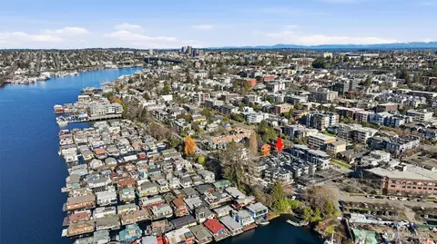 View/Area - 2012 Fairview Ave E #B, Seattle, WA 98102 photo 2 of 7