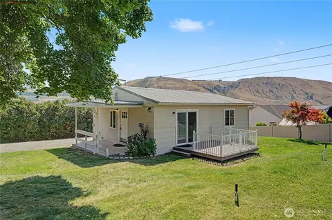 860 S Nancy Ave, East Wenatchee, WA 98802