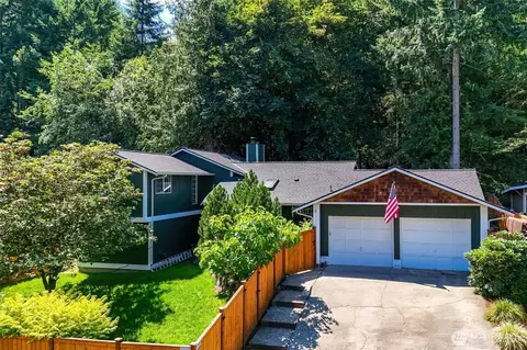 7629 Oak Park Dr NW, Bremerton, WA 98311