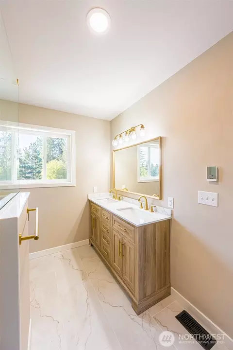 Bath - 571 Spyglass Ln, Sequim, WA 98382 photo 4 of 4
