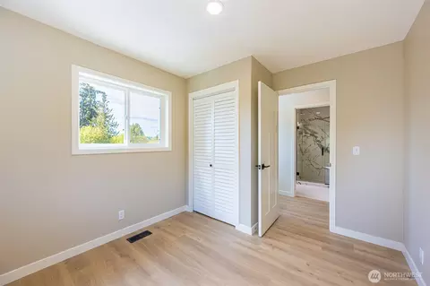 Bedroom - 571 Spyglass Ln, Sequim, WA 98382 photo 4 of 6