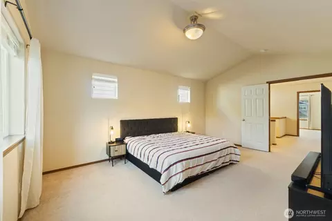 Bedroom - 14611 46th Ave SE, Bothell, WA 98012 photo 1 of 4