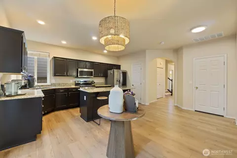 Entry Way - 14611 46th Ave SE, Bothell, WA 98012 photo 2 of 3