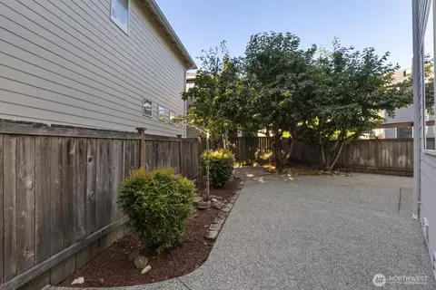 Exterior - 14611 46th Ave SE, Bothell, WA 98012 photo 4 of 6