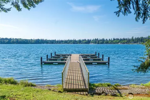 4 Thornewood Ln SW, Lakewood, WA 98498