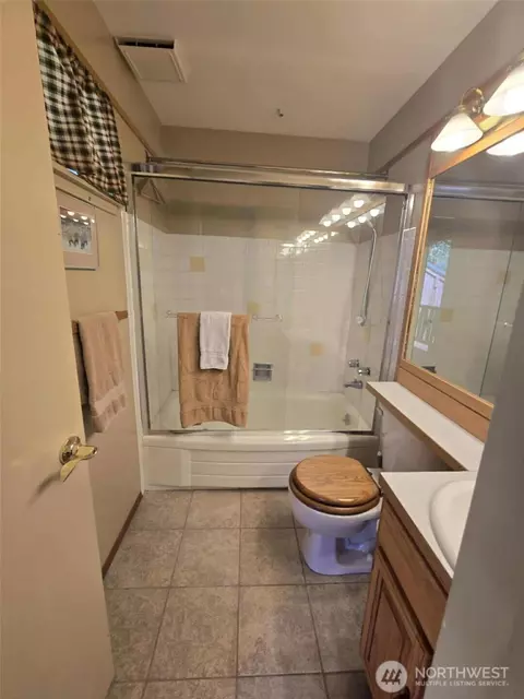 Bath - 31008 Ski Club Ln, Enumclaw, WA 98022 photo 3 of 3
