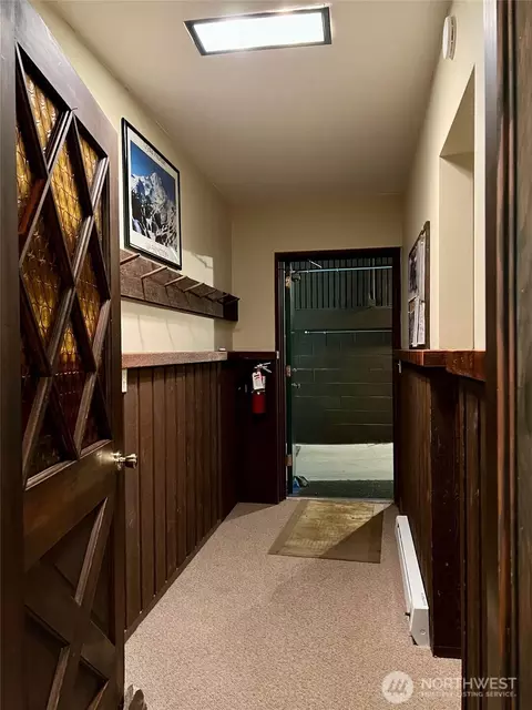 Entry Way - 31008 Ski Club Ln, Enumclaw, WA 98022 photo 3 of 3
