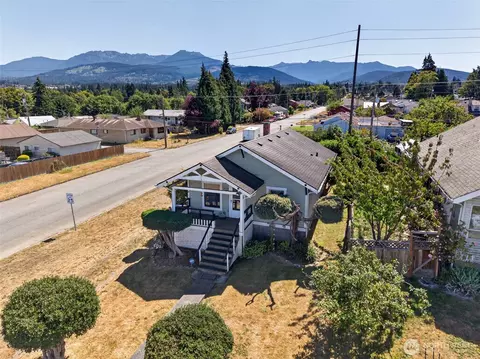 804 W 5th St, Port Angeles, WA 98363