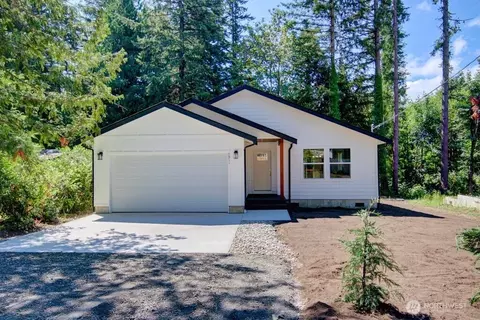 7911 Apache Dr, Maple Falls, WA 98266