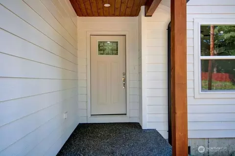 7911 Apache Dr, Maple Falls, WA 98266 photo 2