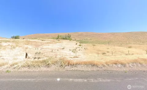 17295 N Wenas Rd, Selah, WA 98942