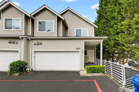 9729 26th Ave SW #404, Seattle, WA 98106
