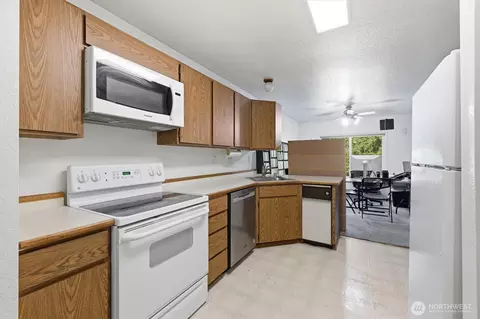 4200 Factoria Blvd SE #B-2, Bellevue, WA 98006