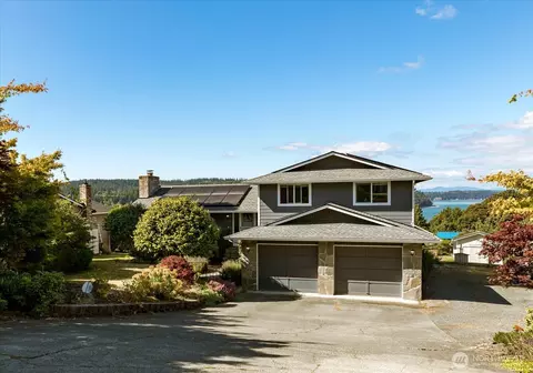 479 Elderberry St, Oak Harbor, WA 98277