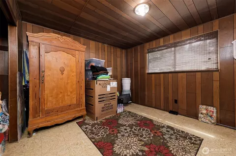 Bedroom - 71 E Leisure Ln, Grapeview, WA 98546 photo 4 of 4