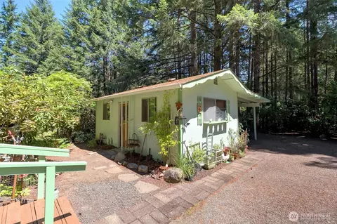 Exterior - 71 E Leisure Ln, Grapeview, WA 98546 photo 3 of 16
