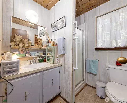 Bath - 71 E Leisure Ln, Grapeview, WA 98546 photo 1 of 1
