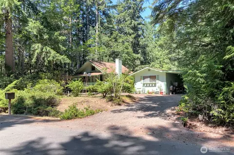 Exterior - 71 E Leisure Ln, Grapeview, WA 98546 photo 6 of 16