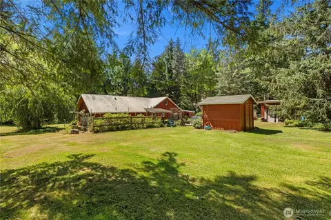 5727 Scherrer Rd, Granite Falls, WA 98252