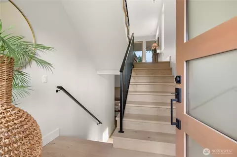 Entry Way - 9909 NE 200th St #A, Bothell, WA 98011 photo 1 of 1