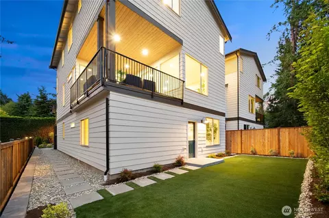 Exterior - 9909 NE 200th St #A, Bothell, WA 98011 photo 4 of 4