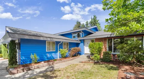 26432 Somerset Ln, Kent, WA 98032