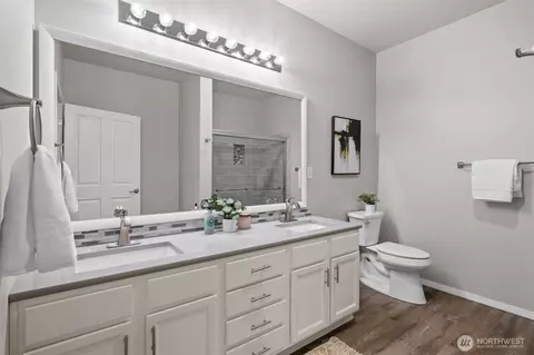 Bath - 14915 38th Dr SE #II3031, Bothell, WA 98012 photo 1 of 2