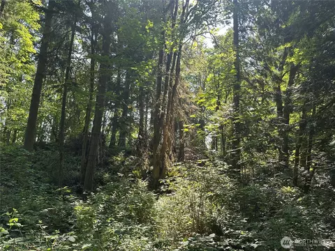 17 Shore Dr NE, Indianola, WA 98342