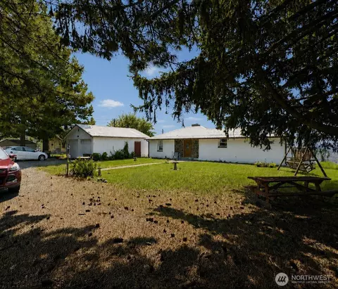 7 River Rd W, Omak, WA 98841