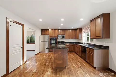 Kitchen - 20122 194th Ave E, Orting, WA 98360 photo 1 of 4