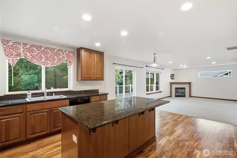 Living - 20122 194th Ave E, Orting, WA 98360 photo 10 of 11
