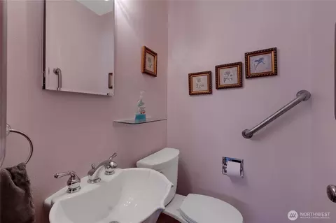 Bath - 1167 Mckinley St, Enumclaw, WA 98022 photo 2 of 3
