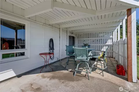Exterior - 1167 Mckinley St, Enumclaw, WA 98022 photo 5 of 12