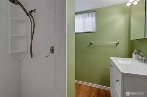 Bath - 1167 Mckinley St, Enumclaw, WA 98022 photo 3 of 3