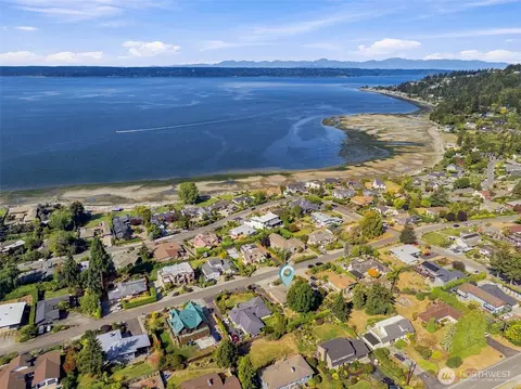 18134 Brittany Dr SW, Normandy Park, WA 98166