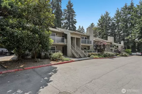 12037 100th Ave NE #103, Kirkland, WA 98034