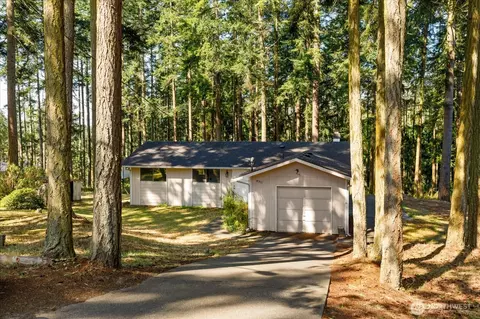 4511 Woodland Cir, Oak Harbor, WA 98277